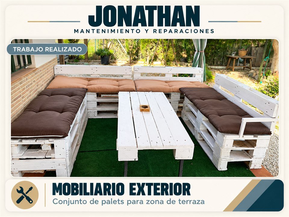 Mobiliario exterior con palets. Conjunto de asientos y mesa para exterior.